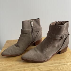 Antonio melani Linadee Suede Studded Detail Block heel ankle boots Sz 6M Leather